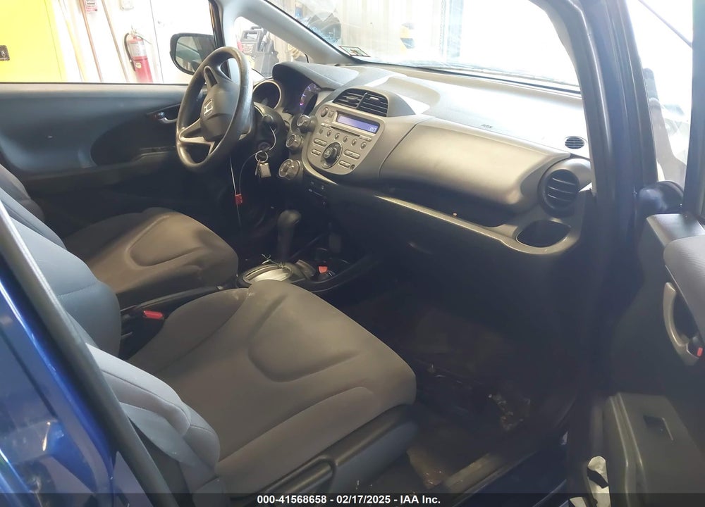 2009 HONDA FIT VIN: JHMGE88219S047560