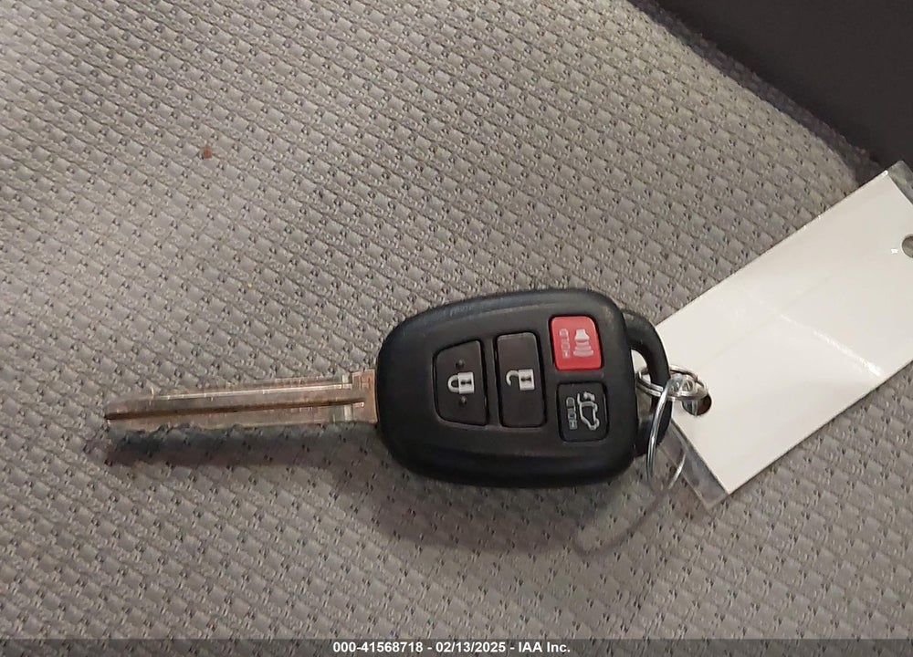 2016 TOYOTA RAV4 XLE VIN: JTMRFREV9GJ100715