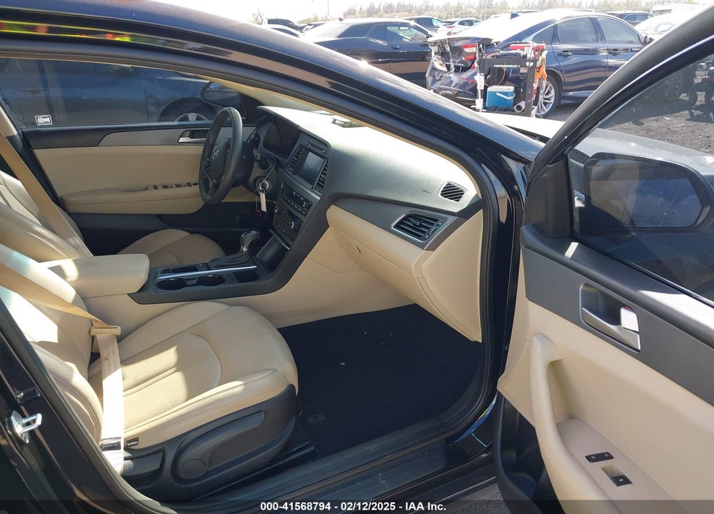 2017 HYUNDAI SONATA VIN: 5NPE24AF8HH526143