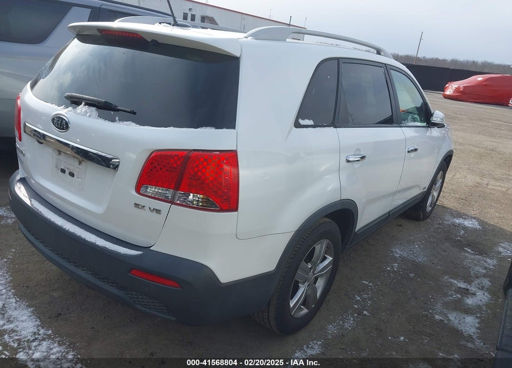 2013 KIA SORENTO EX V6 VIN: 5XYKUDA28DG371802