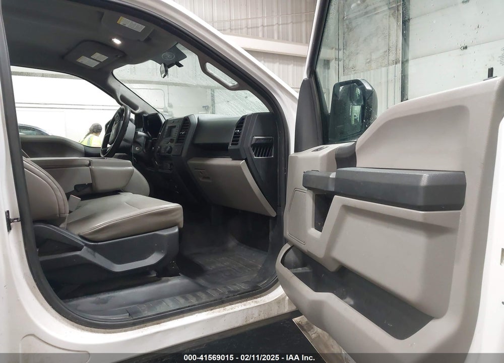 2017 FORD F-150 VIN: 1FTMF1E83HKE38354
