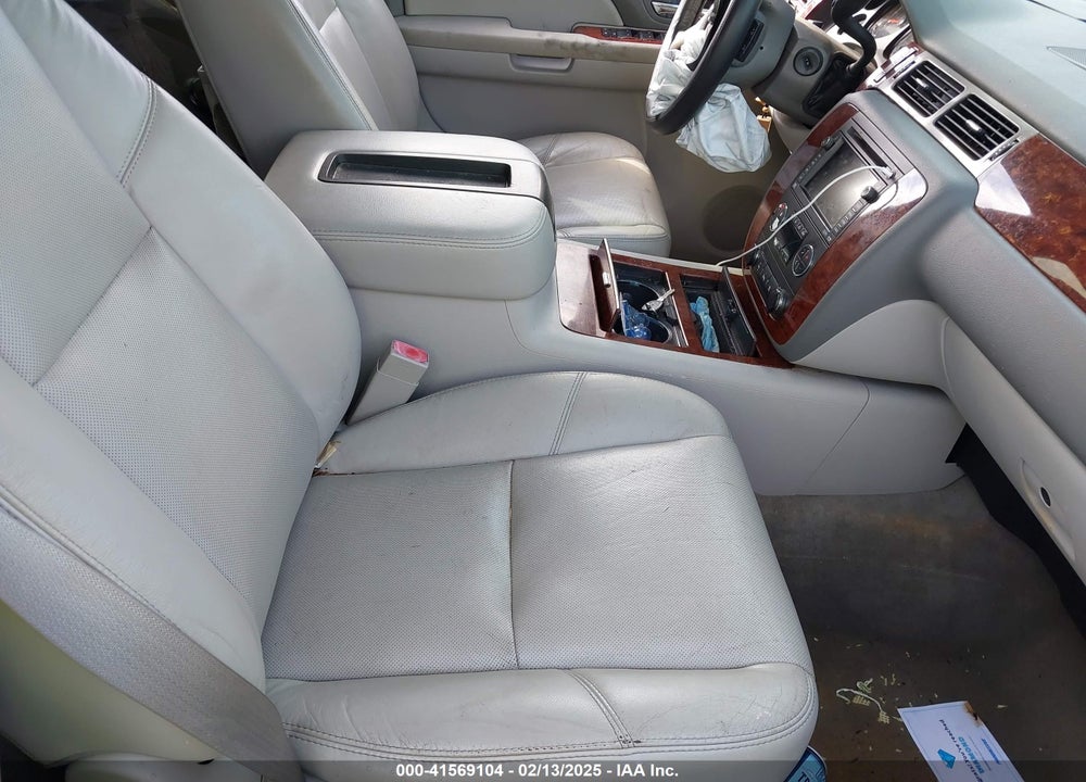 2009 CHEVROLET TAHOE VIN: 1GNFK33029R143324