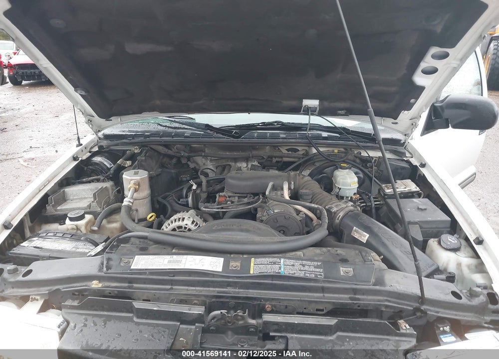 2002 CHEVROLET S-10 LS VIN: 1GCCS19W228230020