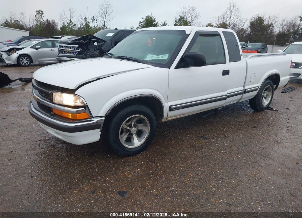 2002 CHEVROLET S-10 LS VIN: 1GCCS19W228230020