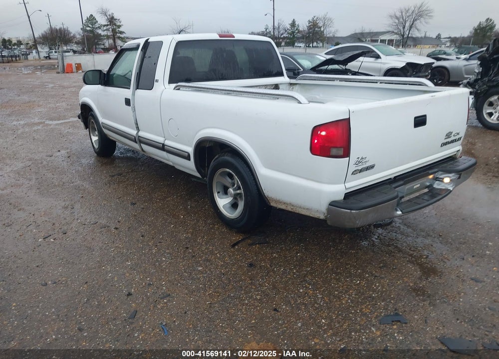 2002 CHEVROLET S-10 LS VIN: 1GCCS19W228230020