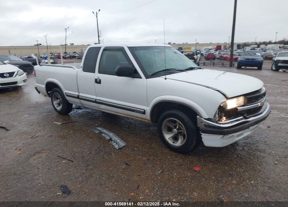 2002 CHEVROLET S-10 LS VIN: 1GCCS19W228230020