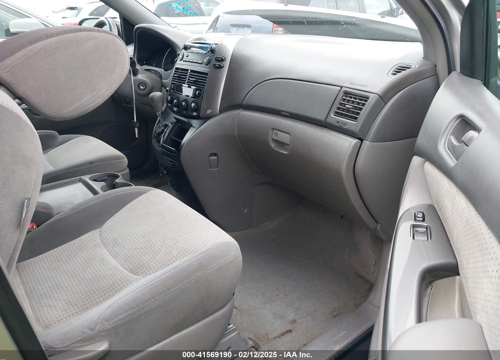 2010 TOYOTA SIENNA LE VIN: 5TDKK4CC5AS322812