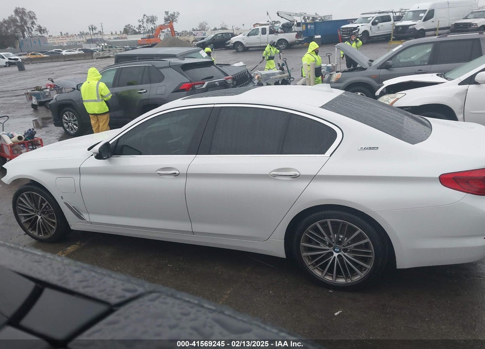 2018 BMW 530E VIN: WBAJA9C54JB250177