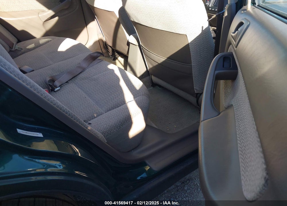 1999 HONDA CIVIC LX VIN: 1HGEJ6679XL025063
