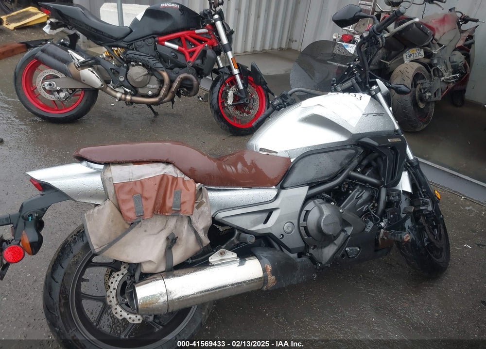 2015 HONDA CTX700 ND VIN: JH2RC6856FK100108
