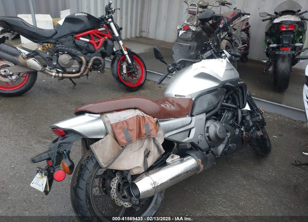 2015 HONDA CTX700 ND VIN: JH2RC6856FK100108