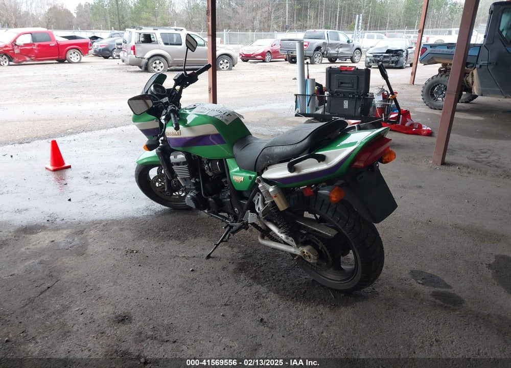1999 KAWASAKI ZR1100 C VIN: JKAZRBC13XA027382