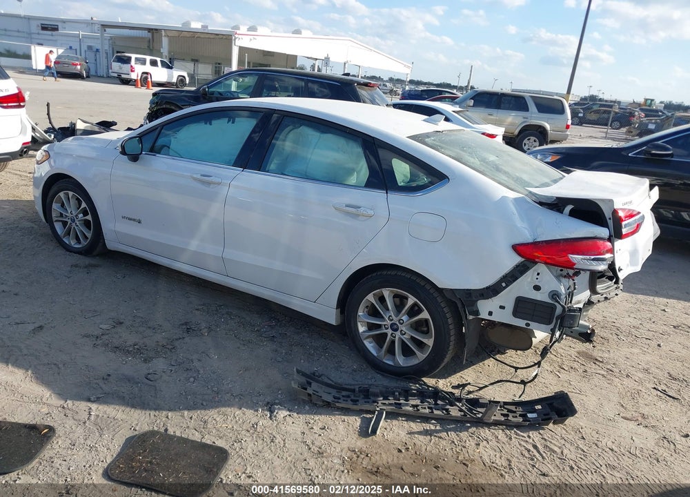 2019 FORD FUSION VIN: 3FA6P0LU7KR240949