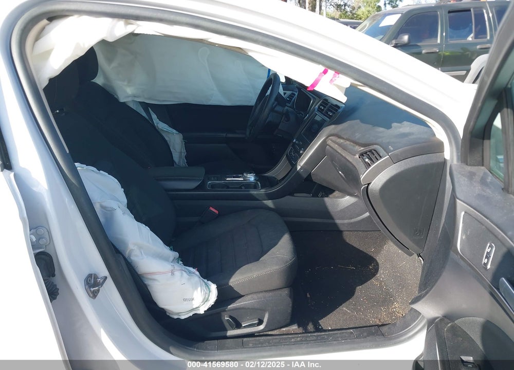 2019 FORD FUSION VIN: 3FA6P0LU7KR240949