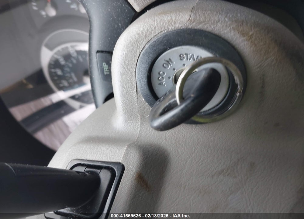2005 HYUNDAI TUCSON GL VIN: KM8JM12B05U147167