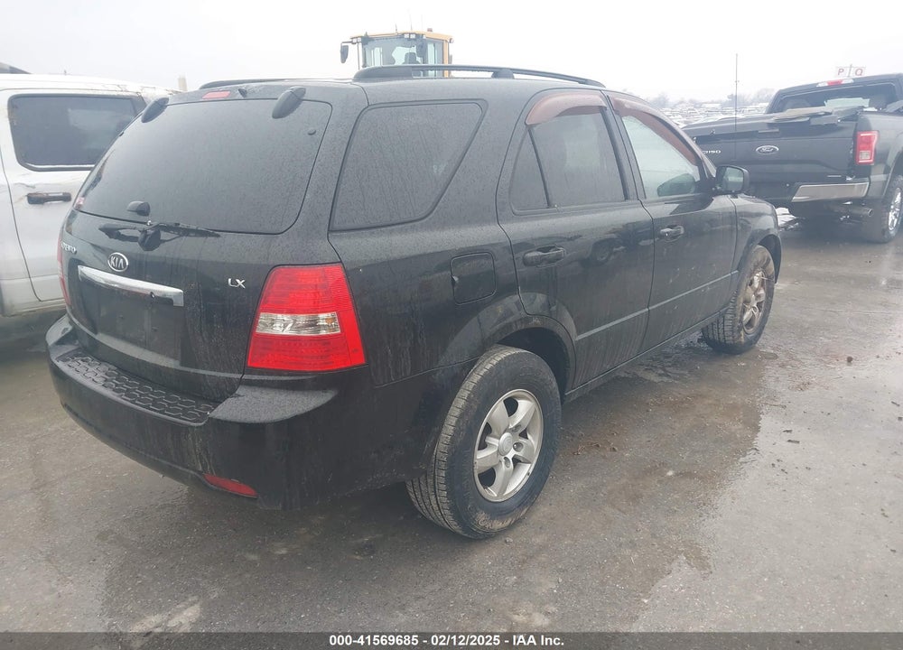 2008 KIA SORENTO VIN: KNDJC735485841748