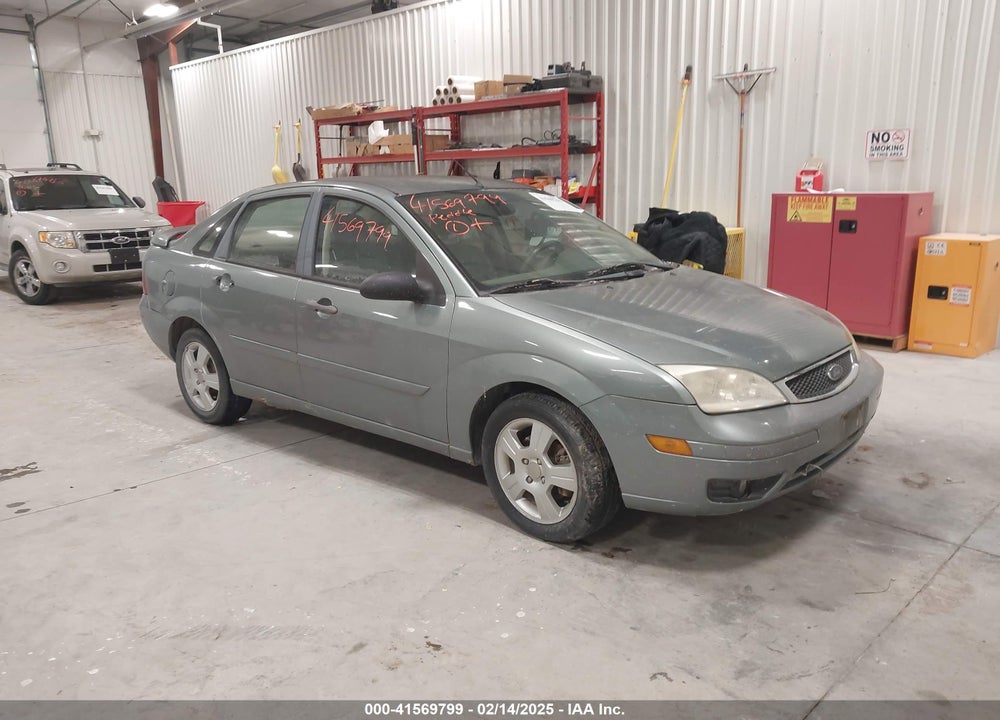2006 FORD FOCUS ZX4 VIN: 1FAFP34N06W210526
