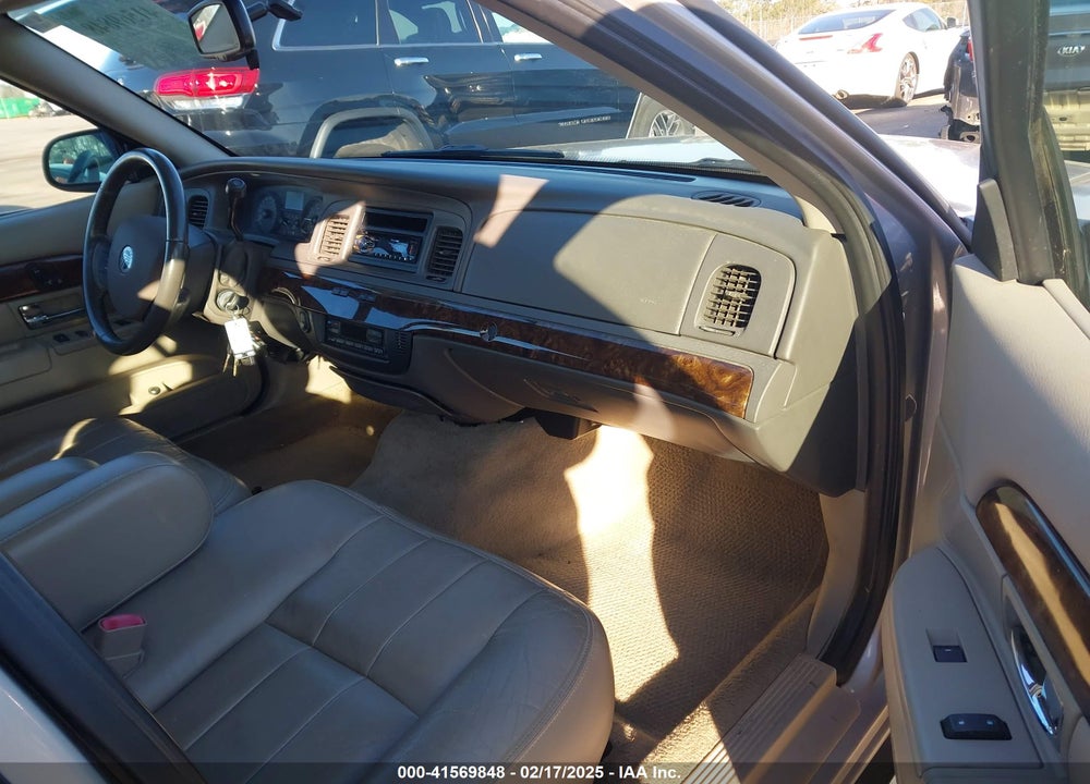 2010 MERCURY GRAND MARQUIS LS (FLEET ONLY) VIN: 2MEBM7FV7AX626171
