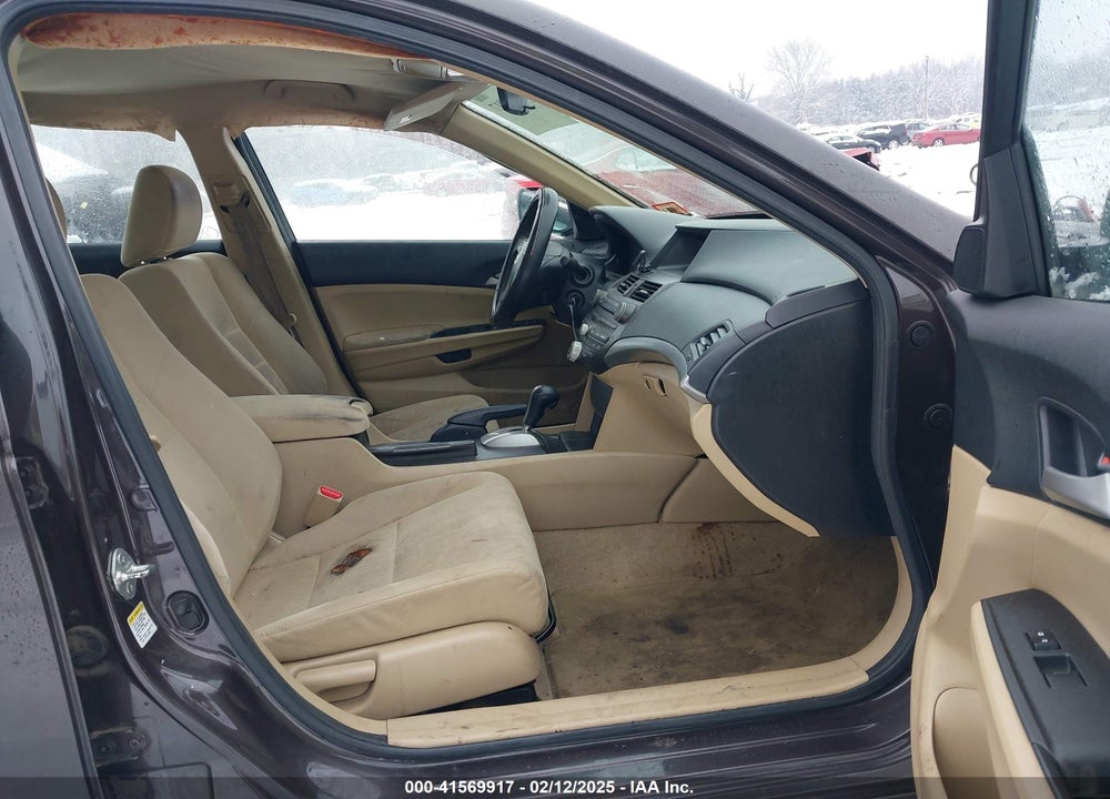 2011 HONDA ACCORD VIN: 1HGCP2F30BA033939