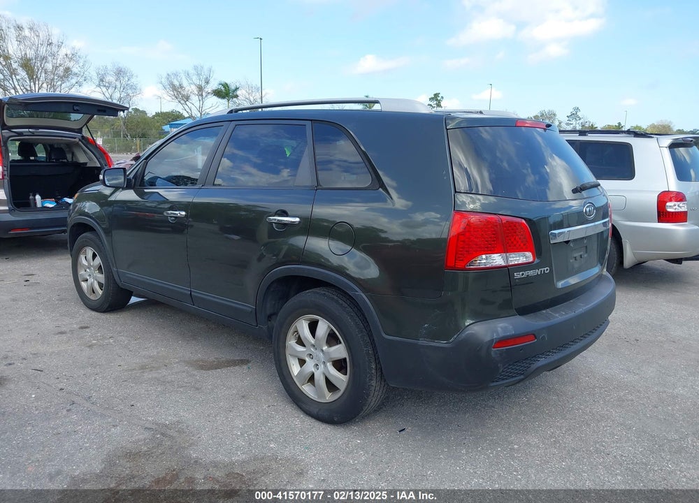 2011 KIA SORENTO LX VIN: 5XYKT3A16BG109388