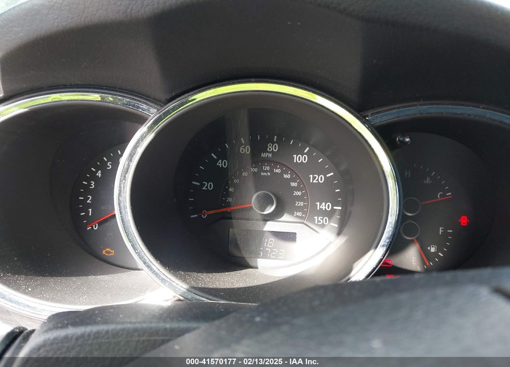 2011 KIA SORENTO LX VIN: 5XYKT3A16BG109388