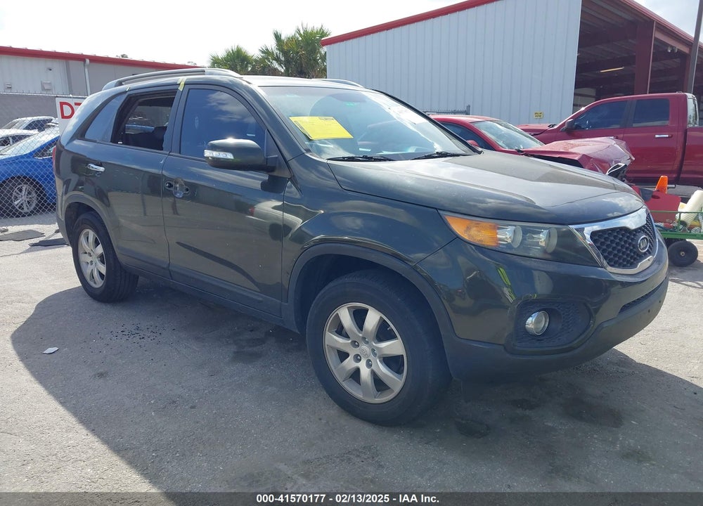 2011 KIA SORENTO LX VIN: 5XYKT3A16BG109388