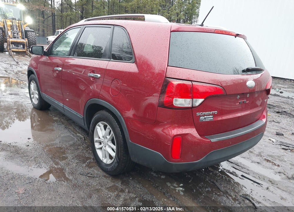 2014 KIA SORENTO LX VIN: 5XYKT3A64EG445380
