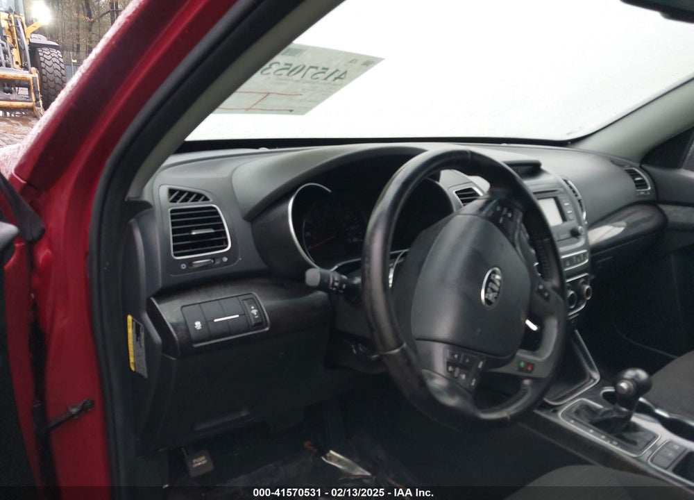 2014 KIA SORENTO LX VIN: 5XYKT3A64EG445380