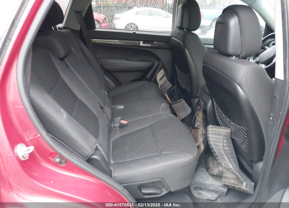 2014 KIA SORENTO LX VIN: 5XYKT3A64EG445380