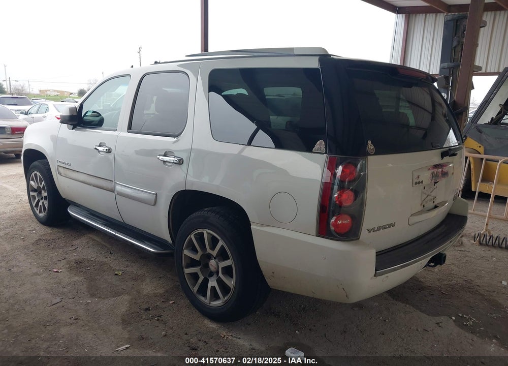 2008 GMC YUKON DENALI VIN: 1GKFK638X8J154783