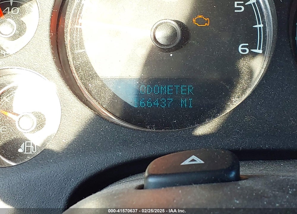 2008 GMC YUKON DENALI VIN: 1GKFK638X8J154783
