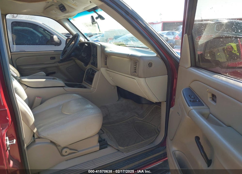 2005 CHEVROLET TAHOE LS VIN: 1GNEC13TX5R133819