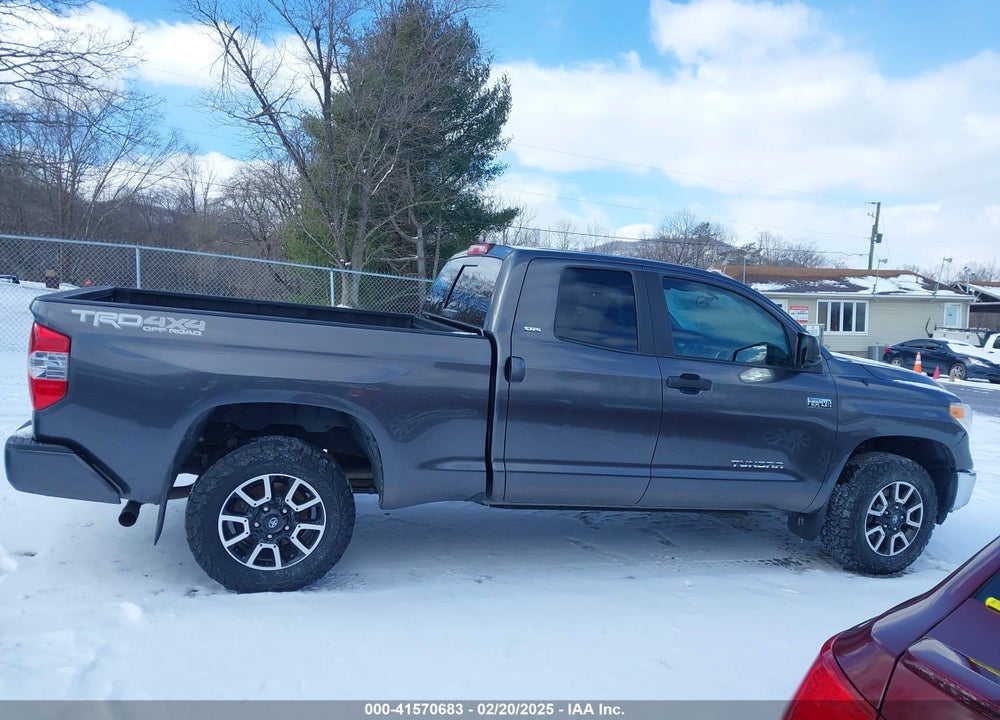 2017 TOYOTA TUNDRA SR5 5.7L V8 VIN: 5TFUY5F17HX583189