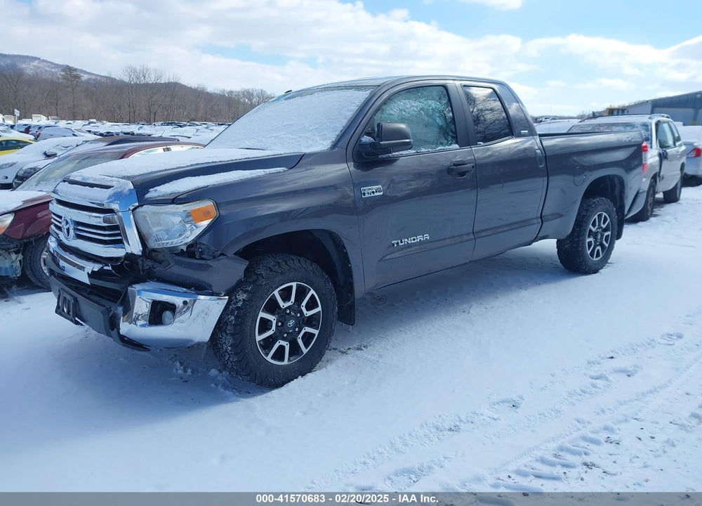 2017 TOYOTA TUNDRA SR5 5.7L V8 VIN: 5TFUY5F17HX583189