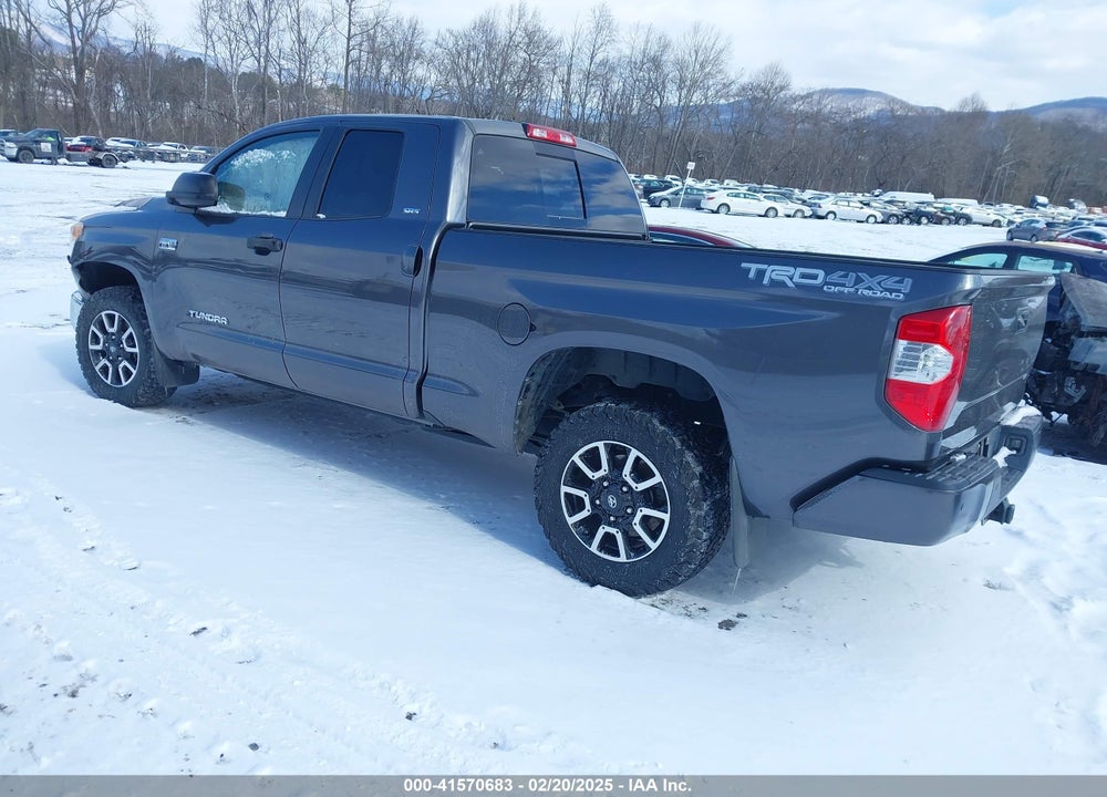 2017 TOYOTA TUNDRA SR5 5.7L V8 VIN: 5TFUY5F17HX583189