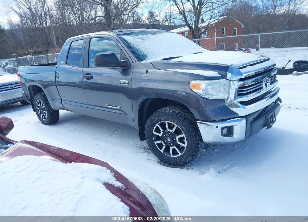 2017 TOYOTA TUNDRA SR5 5.7L V8 VIN: 5TFUY5F17HX583189