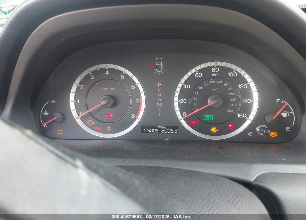 2011 HONDA ACCORD VIN: 1HGCP3F80BA009528