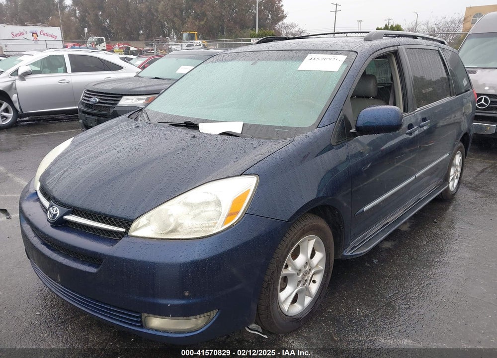 2004 TOYOTA SIENNA VIN: 5TDBA22C74S003781