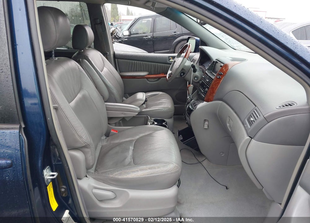 2004 TOYOTA SIENNA VIN: 5TDBA22C74S003781