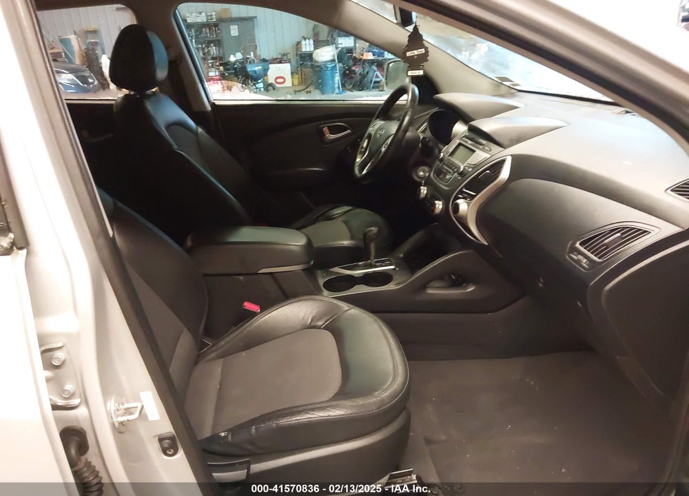2011 HYUNDAI TUCSON GLS VIN: KM8JU3AC4BU193375