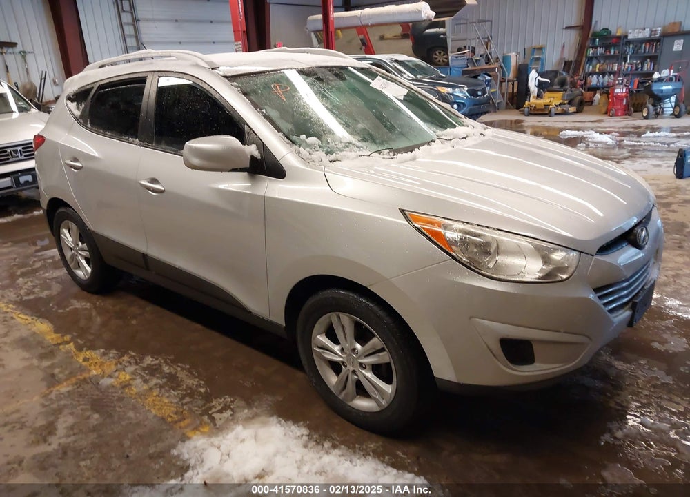 2011 HYUNDAI TUCSON GLS VIN: KM8JU3AC4BU193375