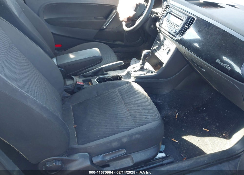 2014 VOLKSWAGEN BEETLE VIN: 3VWFP7AT0EM624776