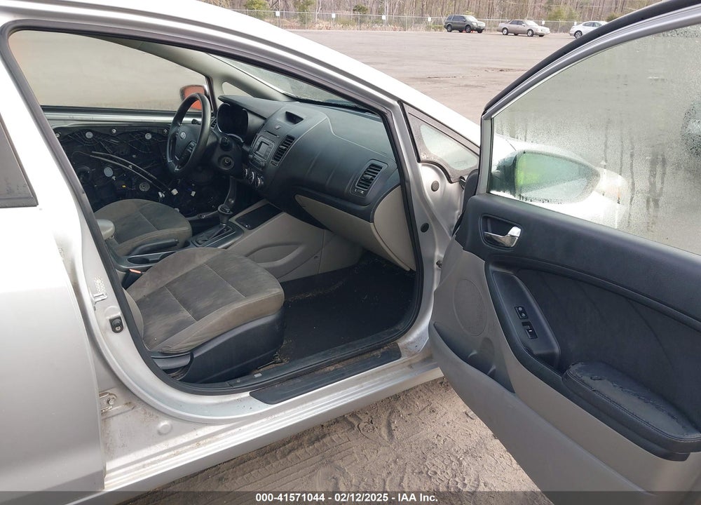 2016 KIA FORTE VIN: KNAFK4A61G5552177