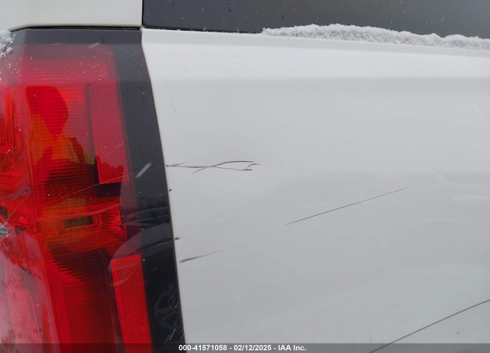 2019 CHEVROLET SUBURBAN LT VIN: 1GNSCHKC6KR200750