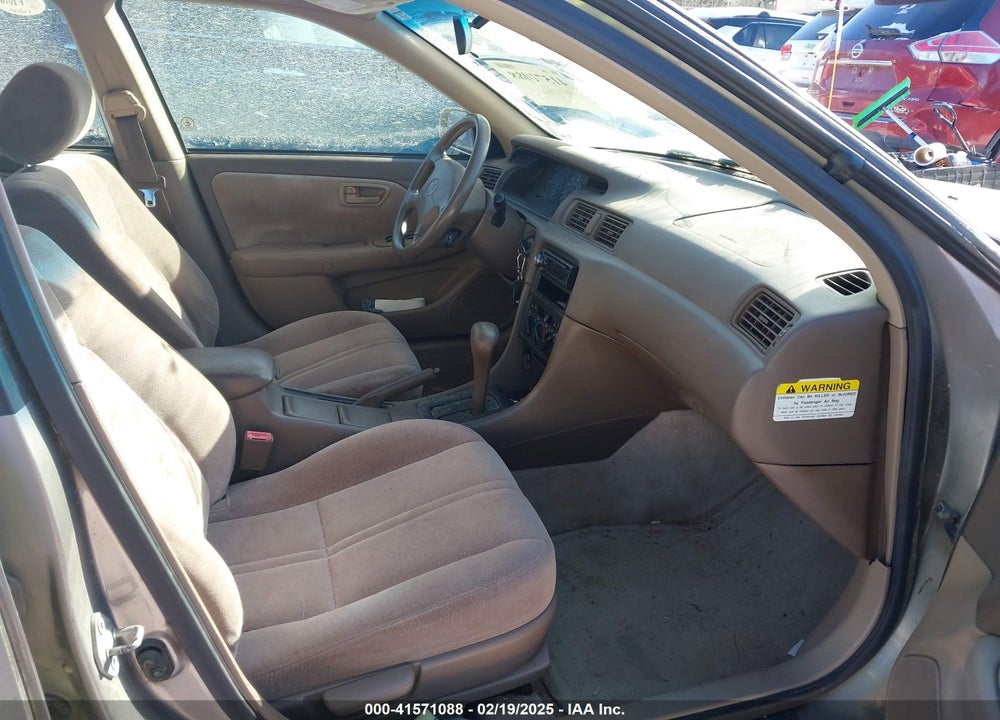 1999 TOYOTA CAMRY LE VIN: 4T1BG22K2XU445448