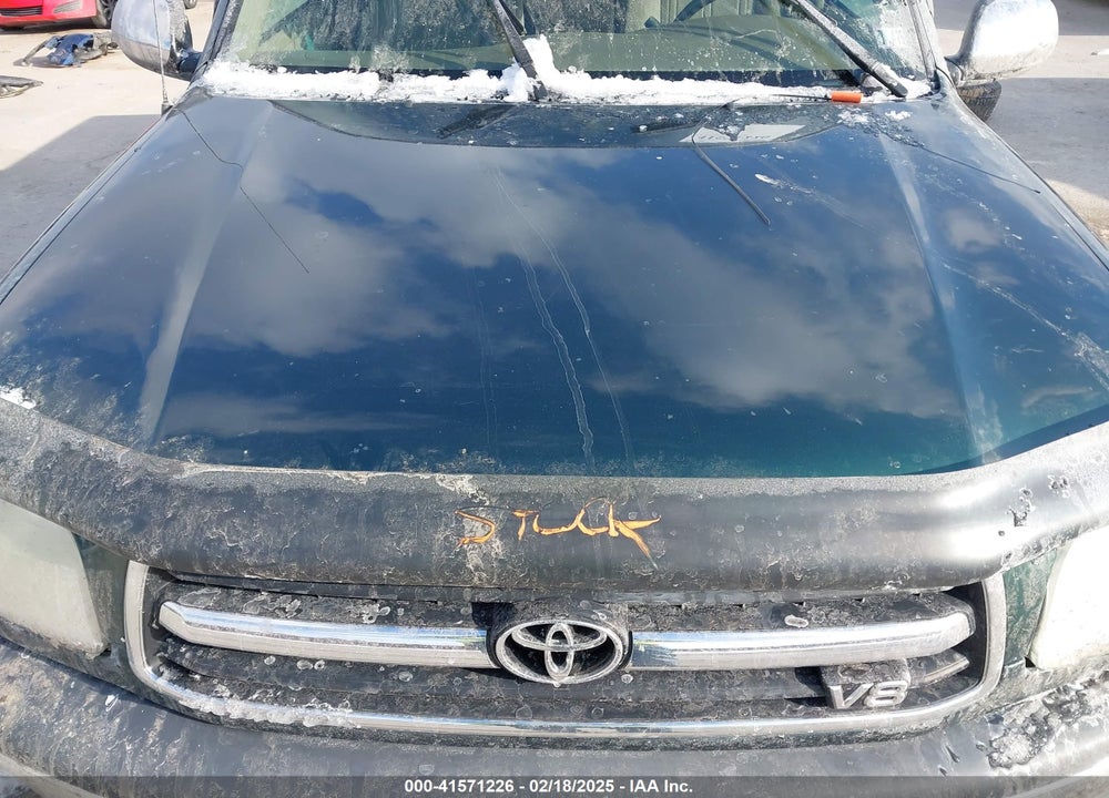 2002 TOYOTA TUNDRA SR5 V8 VIN: 5TBBT441X2S275233