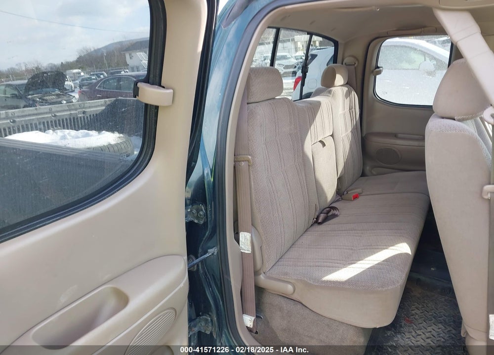 2002 TOYOTA TUNDRA SR5 V8 VIN: 5TBBT441X2S275233