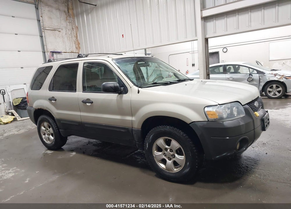 2005 FORD ESCAPE XLT VIN: 1FMYU93135KB03954