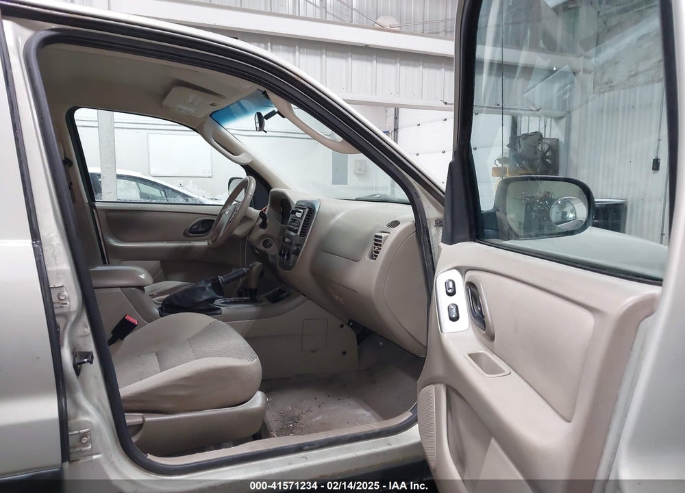 2005 FORD ESCAPE XLT VIN: 1FMYU93135KB03954