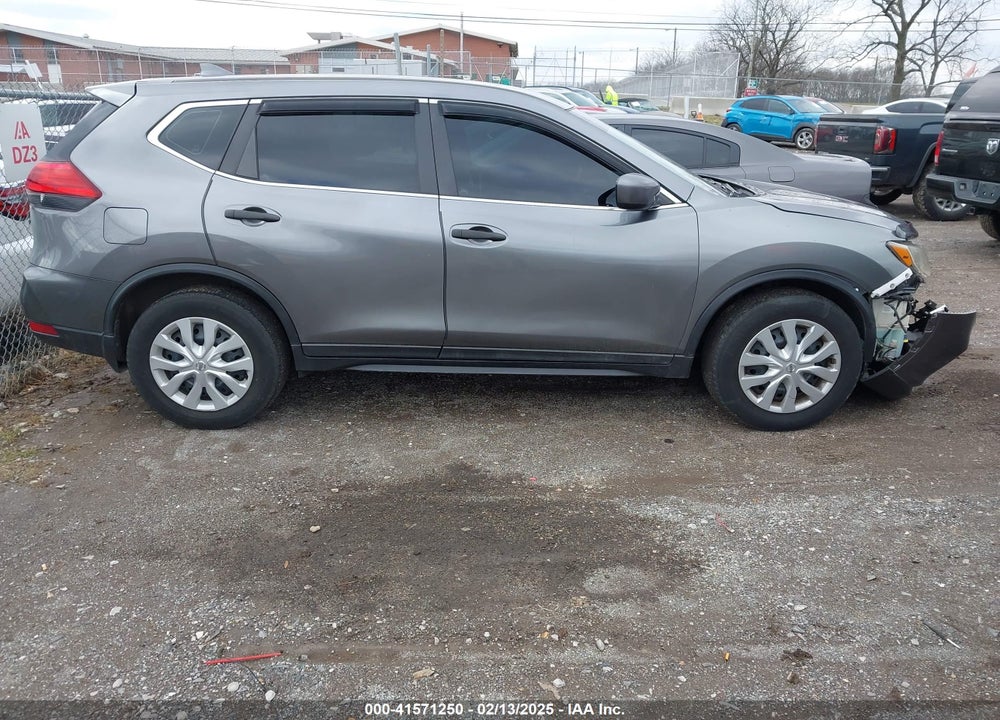 2017 NISSAN ROGUE S VIN: 5N1AT2MV5HC786817